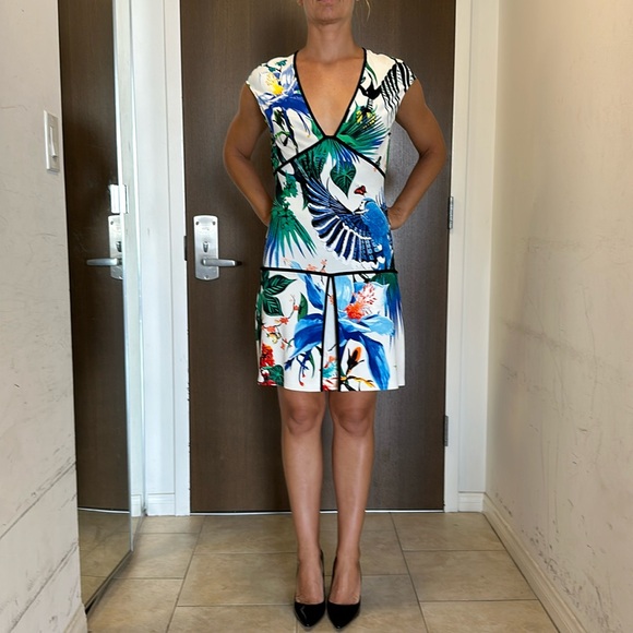 ROBERTO CAVALLI Exotic Tropical Pleated Dress with Black Trim - Picture 10 of 11